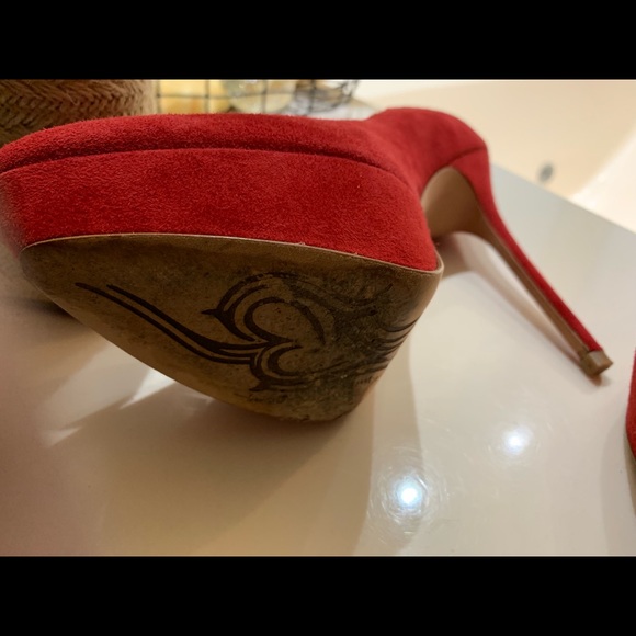 Red platform heels - Picture 2 of 3
